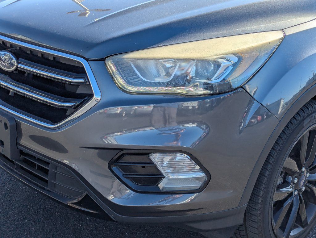 Used 2018 Ford Escape SE w/ SE Sport Appearance Package AWD/4WD image 12