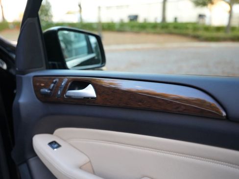 Used 2015 Mercedes-Benz ML 350 2WD image 55