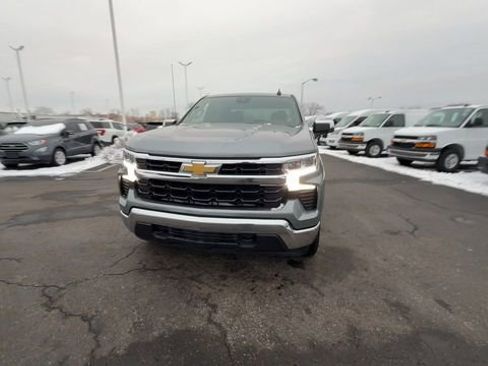 Used 2023 Chevrolet Silverado 1500 LT AWD/4WD image 3