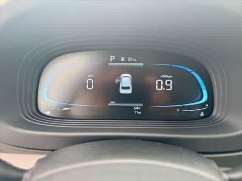 Certified 2025 Hyundai Venue SEL image 2