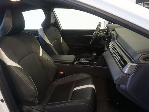Used 2025 Toyota Camry SE FWD image 20