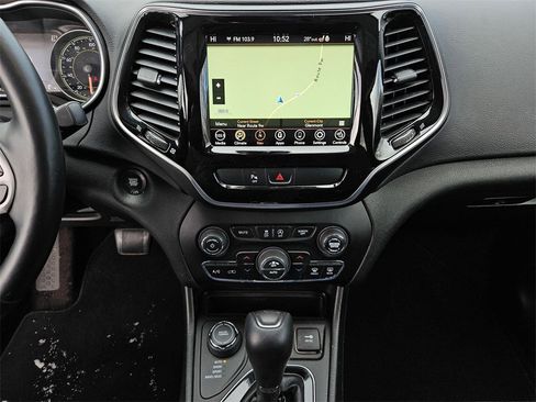 Used 2019 Jeep Cherokee Limited image 15