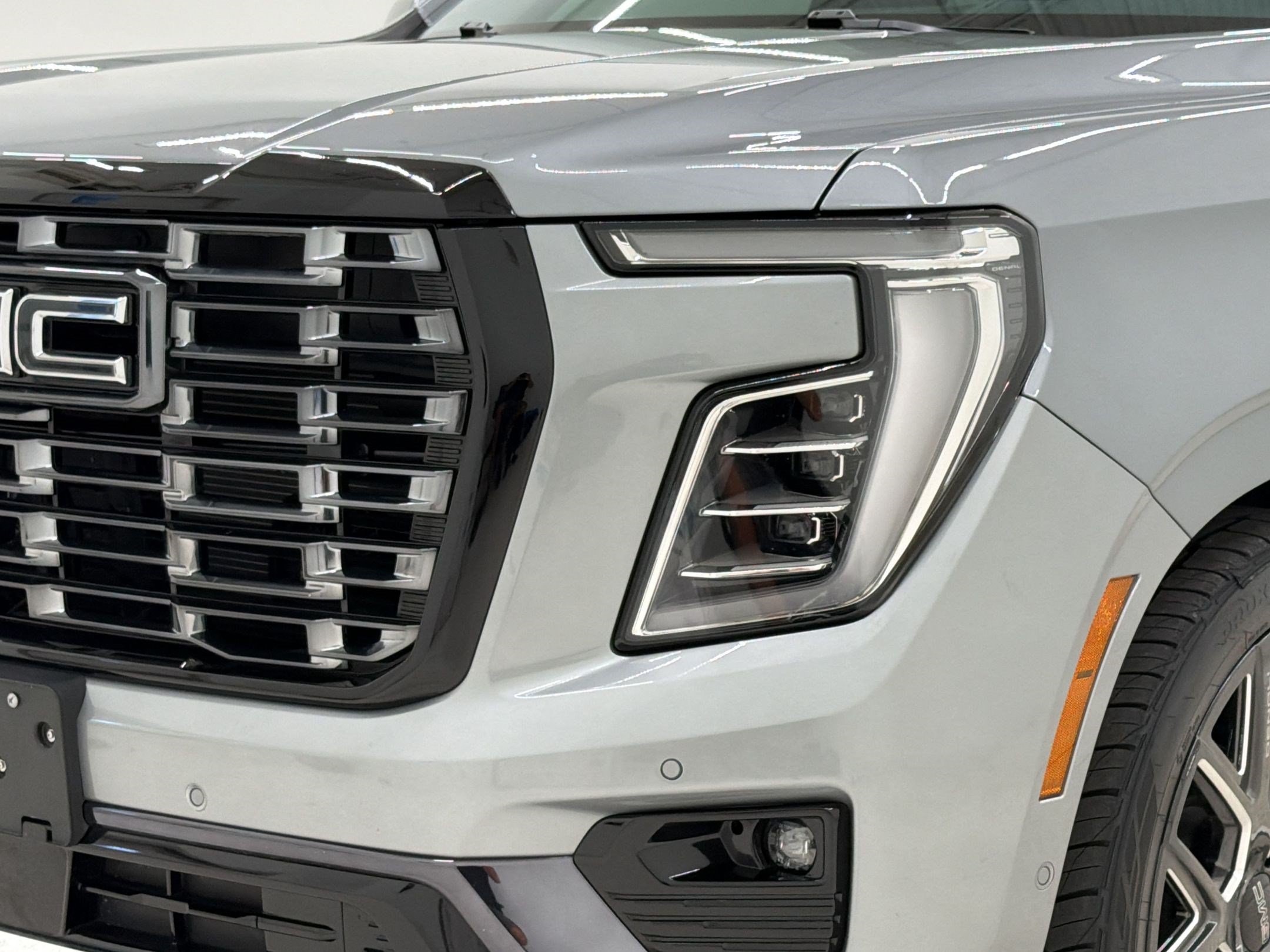 Used 2026 GMC Yukon Denali Ultimate AWD/4WD image 12