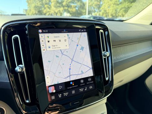 New 2026 Volvo XC40 B5 Plus w/ Protection Package Premier image 20