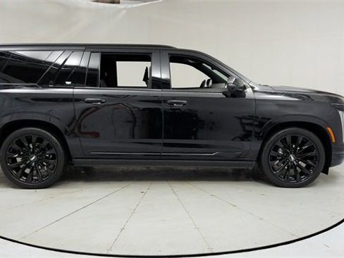 Used 2026 Cadillac Escalade ESV Sport w/ LPO, ONYX Package image 6