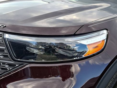 Used 2022 Ford Explorer XLT w/ Equipment Group 202A AWD/4WD image 8