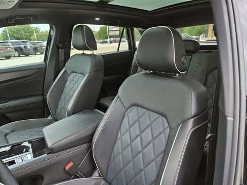 Used 2024 Volkswagen Atlas Cross Sport SEL Premium R-Line image 15