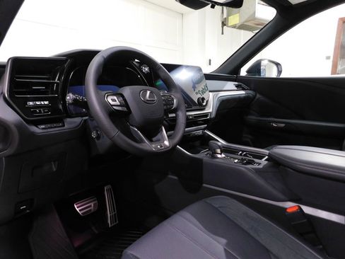 Used 2025 Lexus TX 500h AWD image 27