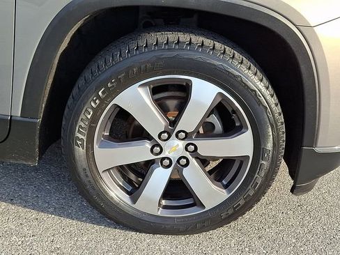 Used 2018 Chevrolet Traverse LT image 8