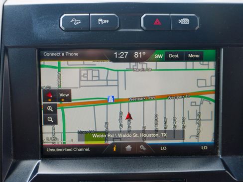 Used 2015 Ford F150 Platinum w/ Equipment Group 701A Luxury image 31