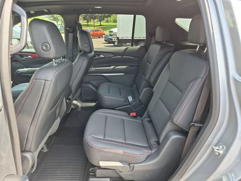 Used 2024 Chevrolet Traverse Z71 w/ LPO, Floor Liner Package AWD/4WD image 28
