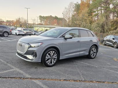 Used 2025 Audi Q4 e-tron Premium w/ Convenience Package