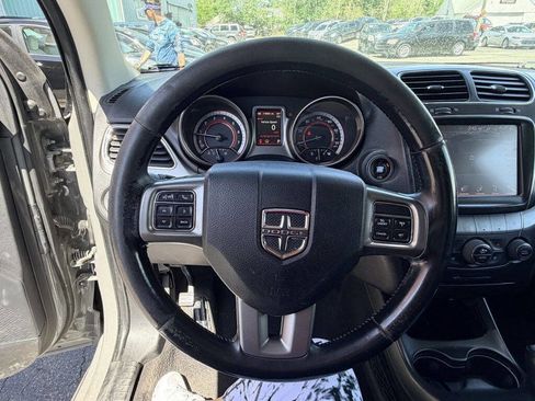 Used 2019 Dodge Journey Crossroad FWD image 13