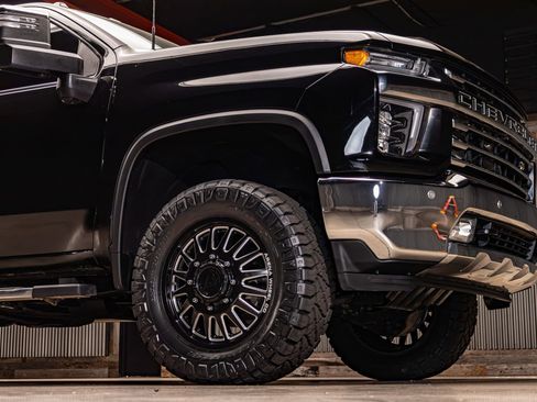 Used 2020 Chevrolet Silverado 3500 LTZ w/ LTZ Plus Package image 15