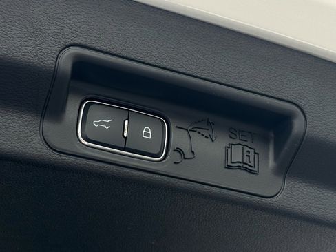 Used 2025 Ford Explorer Platinum w/ Ultimate Package image 12