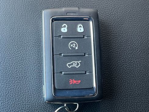 New 2025 Jeep Grand Cherokee Altitude image 11