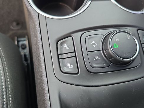 Used 2024 GMC Terrain SLT AWD/4WD image 19