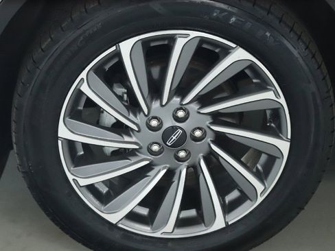Certified 2023 Lincoln Corsair Reserve AWD/4WD image 37