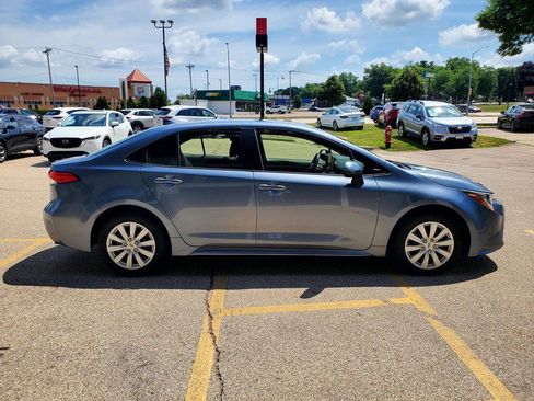 Used 2021 Toyota Corolla LE FWD image 4