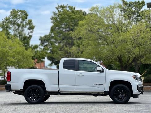 Used 2022 Chevrolet Colorado LT w/ Fleet Safety Package RWD image 4