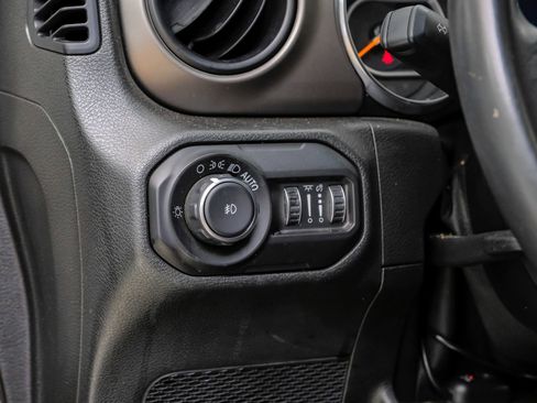 Used 2019 Jeep Wrangler Unlimited Sport S AWD/4WD image 30