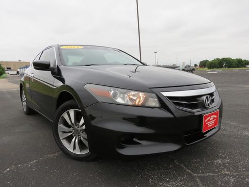 Used 2011 Honda Accord LX-S image 2