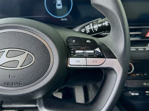 Used 2024 Hyundai Elantra SEL image 23