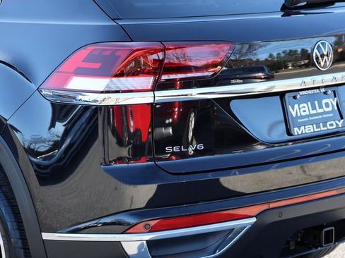 Used 2023 Volkswagen Atlas Cross Sport SEL image 9