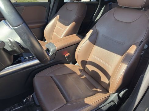 Used 2022 Mercedes-Benz GLA 250 4MATIC image 36