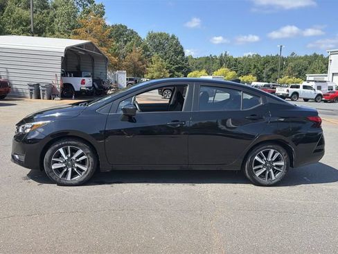 Used 2025 Nissan Versa SV FWD image 10