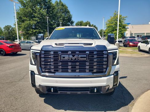 Used 2024 GMC Sierra 2500 Denali Ultimate AWD/4WD image 8