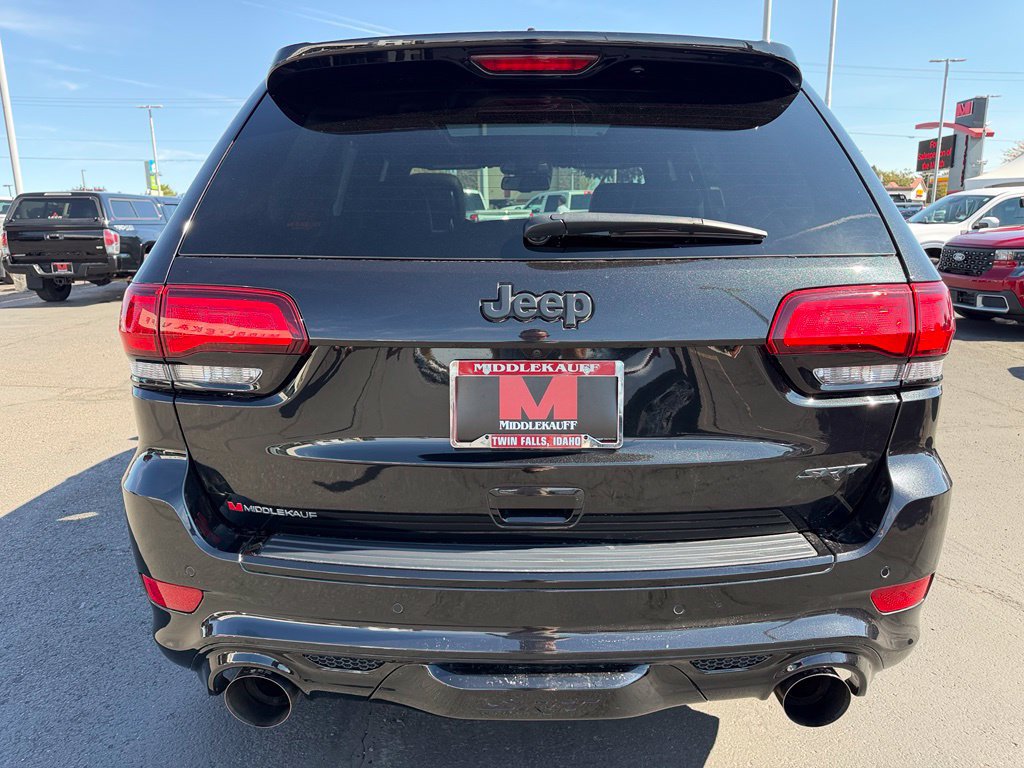 Used 2016 Jeep Grand Cherokee SRT AWD/4WD image 6