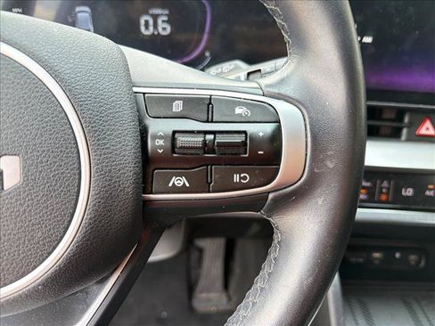Used 2024 Kia Sportage EX AWD/4WD image 11