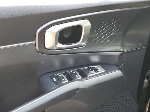 Certified 2023 Kia Sorento LX AWD/4WD image 6