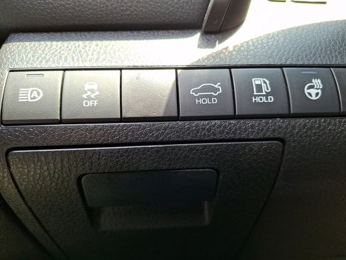 Used 2024 Toyota Camry SE FWD image 25