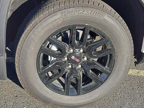 New 2026 GMC Sierra 1500 Elevation image 7