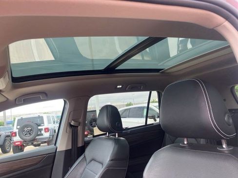 Used 2024 Volkswagen Atlas SEL AWD/4WD image 12
