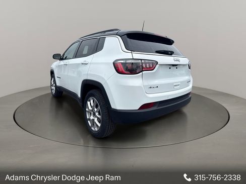 Used 2025 Jeep Compass Limited AWD/4WD image 5