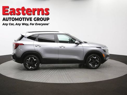 Used 2024 Kia Seltos EX AWD/4WD image 46