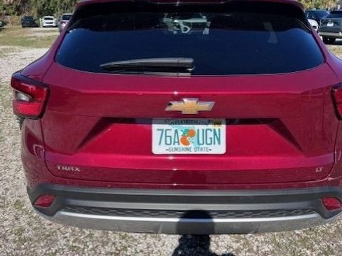 Used 2025 Chevrolet Trax LT w/ LT Convenience Package image 6