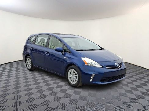 Used 2012 Toyota Prius V Three image 5