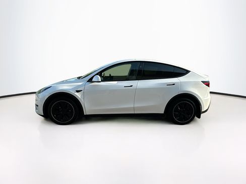 Used 2024 Tesla Model Y Long Range AWD/4WD image 10
