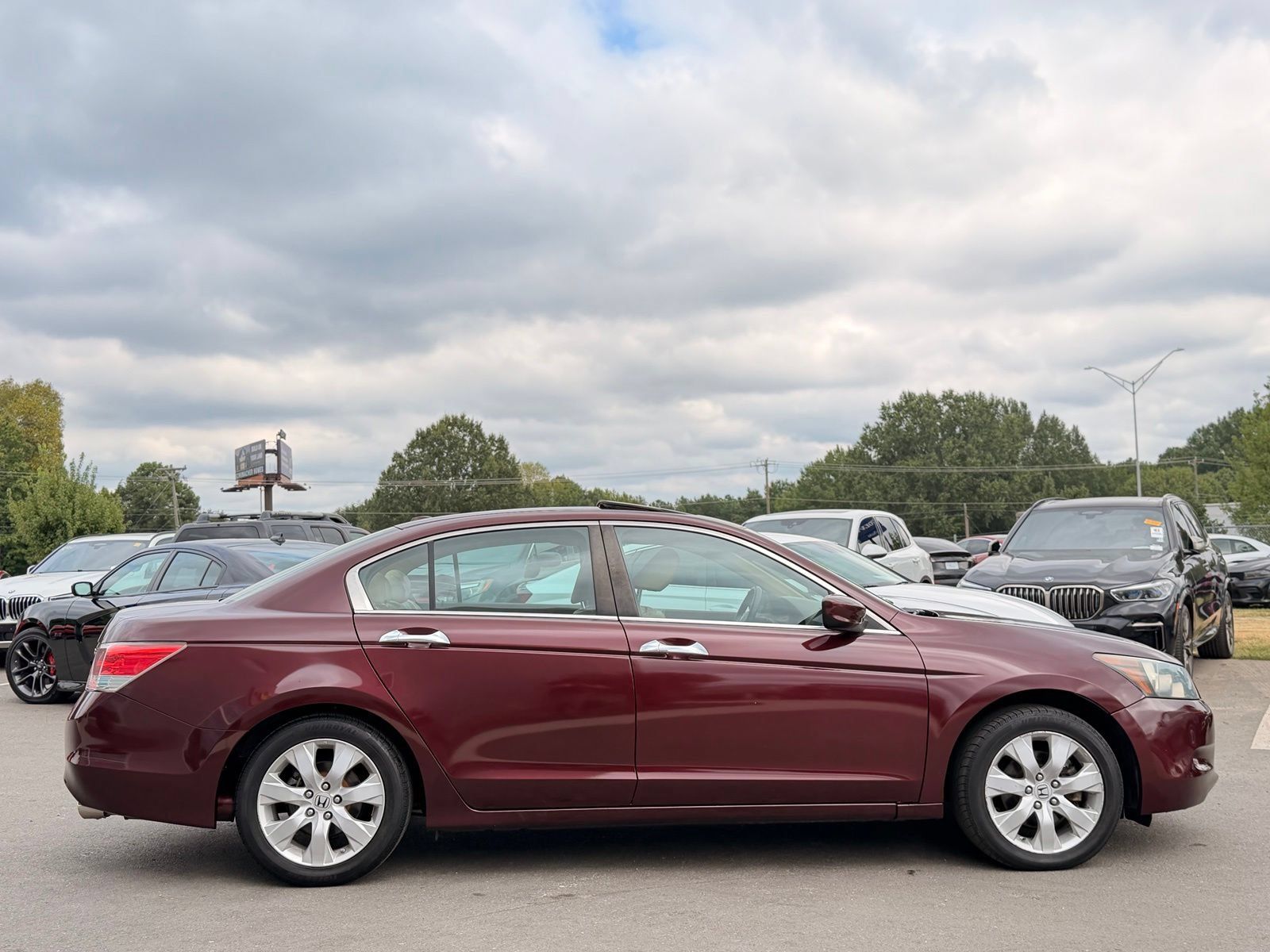 Used 2010 Honda Accord EX-L image 6