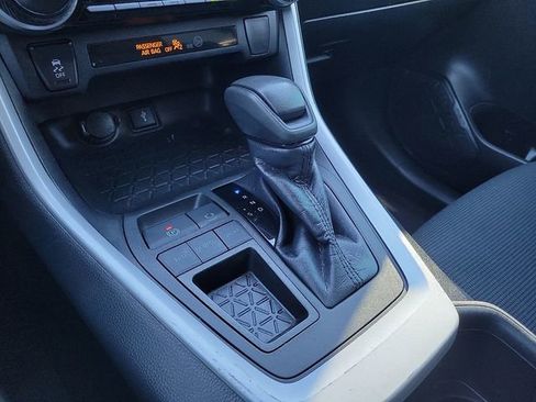 Used 2022 Toyota RAV4 LE image 20