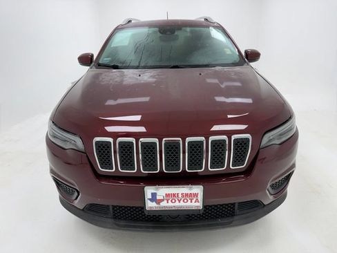 Used 2021 Jeep Cherokee Latitude FWD image 3