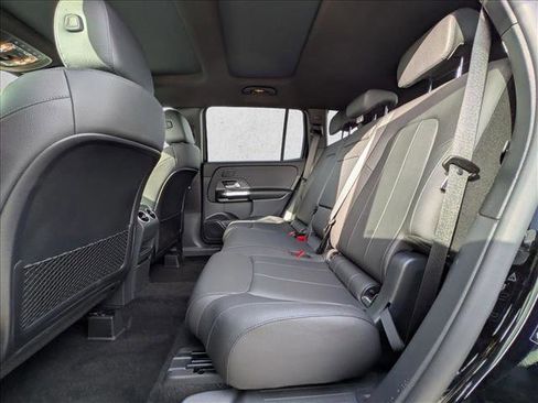 Used 2024 Mercedes-Benz GLB 250 image 16