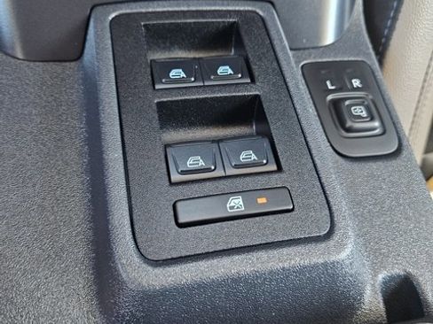 Used 2024 Ford Bronco Wildtrak image 19