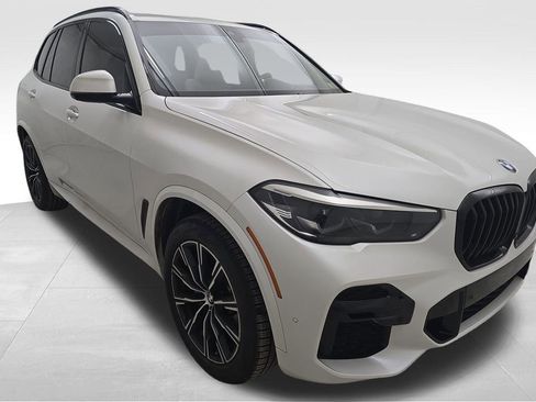 Certified 2023 BMW X5 xDrive40i w/ M Sport Package image 2