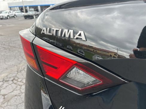 Used 2024 Nissan Altima 2.5 SL FWD image 13