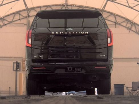 Used 2025 Ford Expedition Max Active AWD/4WD image 7
